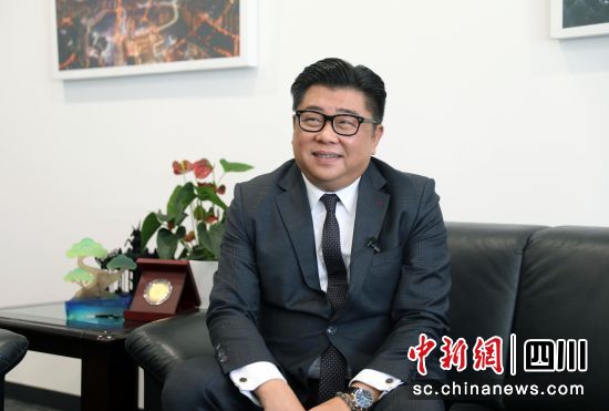 近日,四川成都,新光天地(成都)副總經(jīng)理畢繼仁接受媒體采訪。王磊攝 近日,四川成都,新光天地(成都)副總經(jīng)理畢繼仁接受媒體采訪。王磊攝