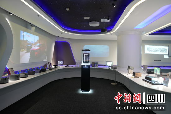 極米公司展廳陳列的產品。極米公司 供圖 極米公司展廳陳列的產品。極米公司 供圖