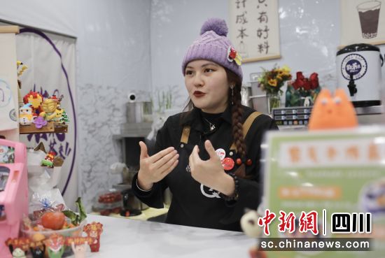 位于成都市郫都區的亞臺青(成都)海峽青年創業園內,臺灣青年陳韻如開創了臺灣奶茶品牌。王磊攝 位于成都市郫都區的亞臺青(成都)海峽青年創業園內,臺灣青年陳韻如開創了臺灣奶茶品牌。王磊攝