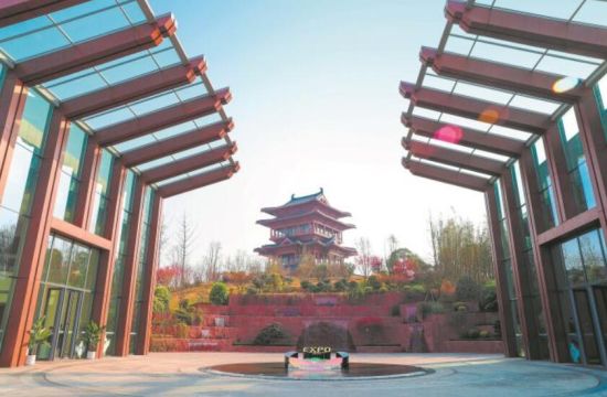 ▲成都世園會主會場最高建筑錦云樓氣勢盡顯 ▲成都世園會主會場最高建筑錦云樓氣勢盡顯