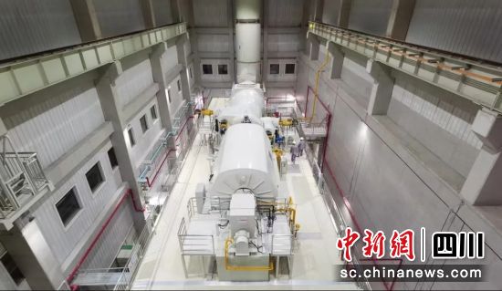 60MW非補燃式壓縮空氣儲能空氣透平發(fā)電機組。東方電氣集團 供圖 60MW非補燃式壓縮空氣儲能空氣透平發(fā)電機組。東方電氣集團 供圖
