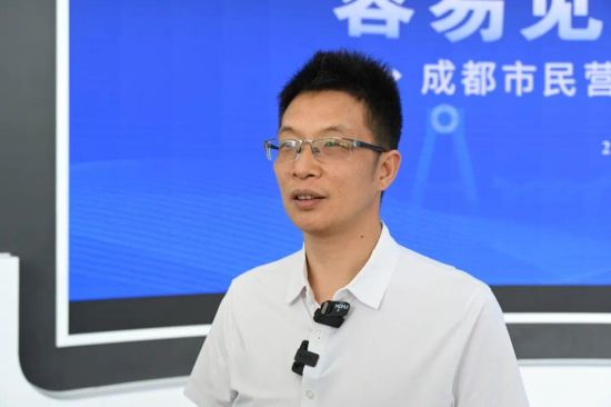 成都市宏途路橋機械有限公司董事長粟建文 成都市宏途路橋機械有限公司董事長粟建文