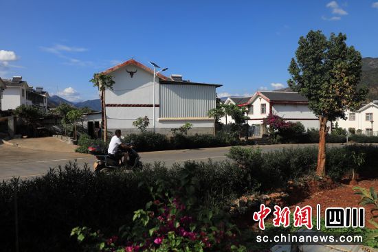 圖為四川省攀枝花市米易縣高龍村。王磊 攝 圖為四川省攀枝花市米易縣高龍村。王磊 攝