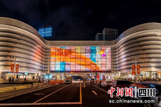 龍湖東安天街實景圖。成都龍湖供圖 龍湖東安天街實景圖。成都龍湖供圖