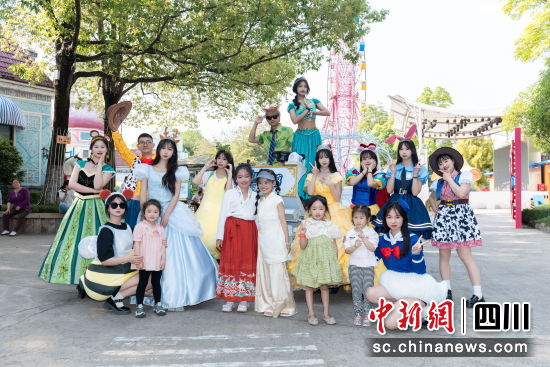 親子樂園“南湖夢幻島”的快樂時光。南湖夢幻島供圖 親子樂園“南湖夢幻島”的快樂時光。南湖夢幻島供圖
