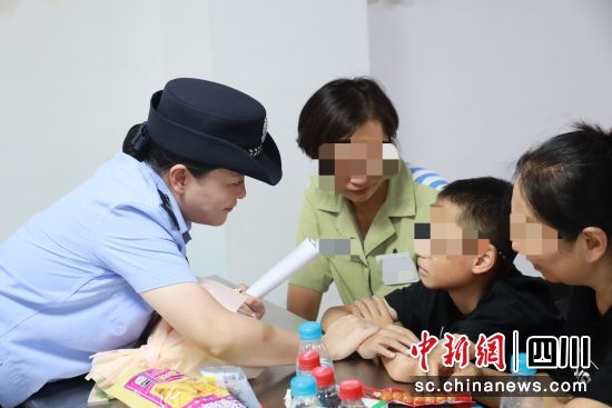 成都女子監獄親情幫教活動現場。成都女子監獄供圖 成都女子監獄親情幫教活動現場。成都女子監獄供圖