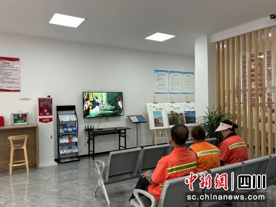 戶外勞動者在工會驛站休息。 林忠偉 攝 戶外勞動者在工會驛站休息。 林忠偉 攝