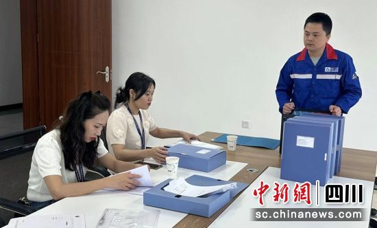 監督檢查現場。沿灘融媒 供圖 監督檢查現場。沿灘融媒 供圖