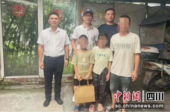 慰問現場。邛崍市委統戰部 供圖 慰問現場。邛崍市委統戰部 供圖