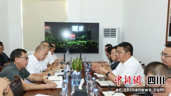 座談交流。邛崍市委統戰部 供圖 座談交流。邛崍市委統戰部 供圖