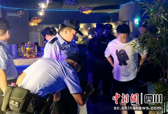 檢查整治現場。自貢高新公安 供圖 檢查整治現場。自貢高新公安 供圖