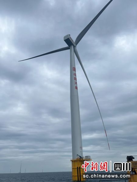 9月9日,大唐海南儋州CZ3場址項目現場,東方電氣研制供貨的10兆瓦海上風機完好無損。東方電氣集團 供圖 9月9日,大唐海南儋州CZ3場址項目現場,東方電氣研制供貨的10兆瓦海上風機完好無損。東方電氣集團 供圖