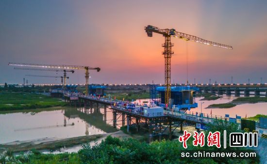 正在建設中的成德線。成都軌道集團供圖 正在建設中的成德線。成都軌道集團供圖