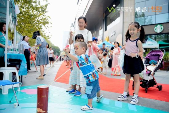 活動現(xiàn)場。萬科物業(yè)供圖 活動現(xiàn)場。萬科物業(yè)供圖