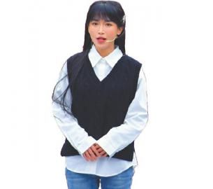 李子柒在啟動儀式現(xiàn)場邀請大家冬游四川。四川日報全媒體記者 向宇 攝 李子柒在啟動儀式現(xiàn)場邀請大家冬游四川。四川日報全媒體記者 向宇 攝